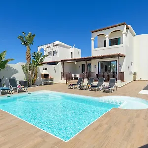Aguamarina Villa